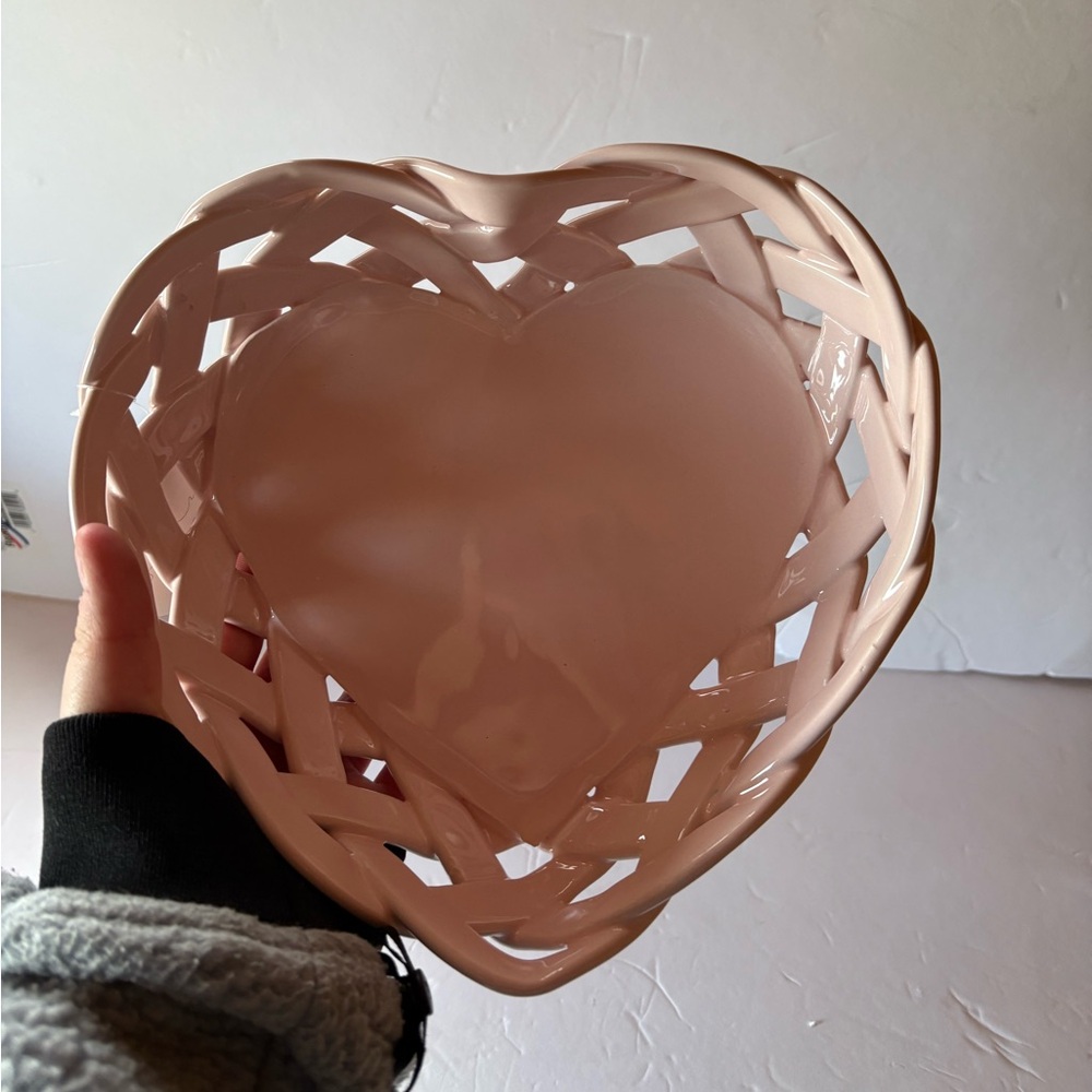 NWT - Primo’Gi Italy Ceramic Light Pink Woven Pottery Bowl